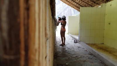 kamera spy fuq kollega tal-università Spanjola